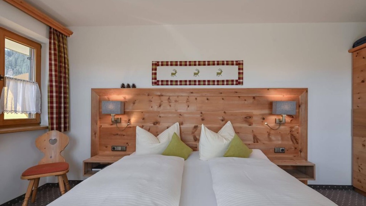 Rofleuten Apartment | Vacation apartment Edelsberg No. 3 on the first floor - Landhaus am Rosenbächle