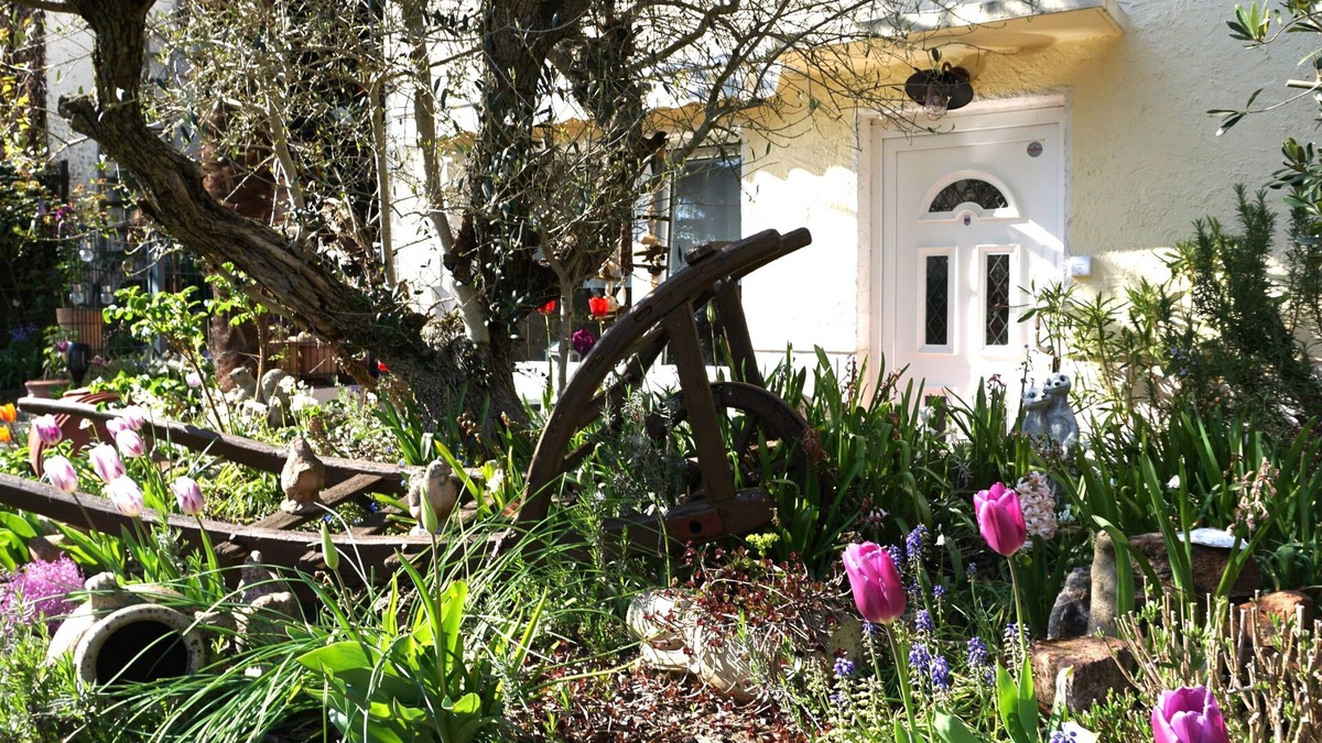 Bad Honnef Condo | Vacation apartment for 1 - 3 persons, own garden terrace, own parking lot Wi-Fi