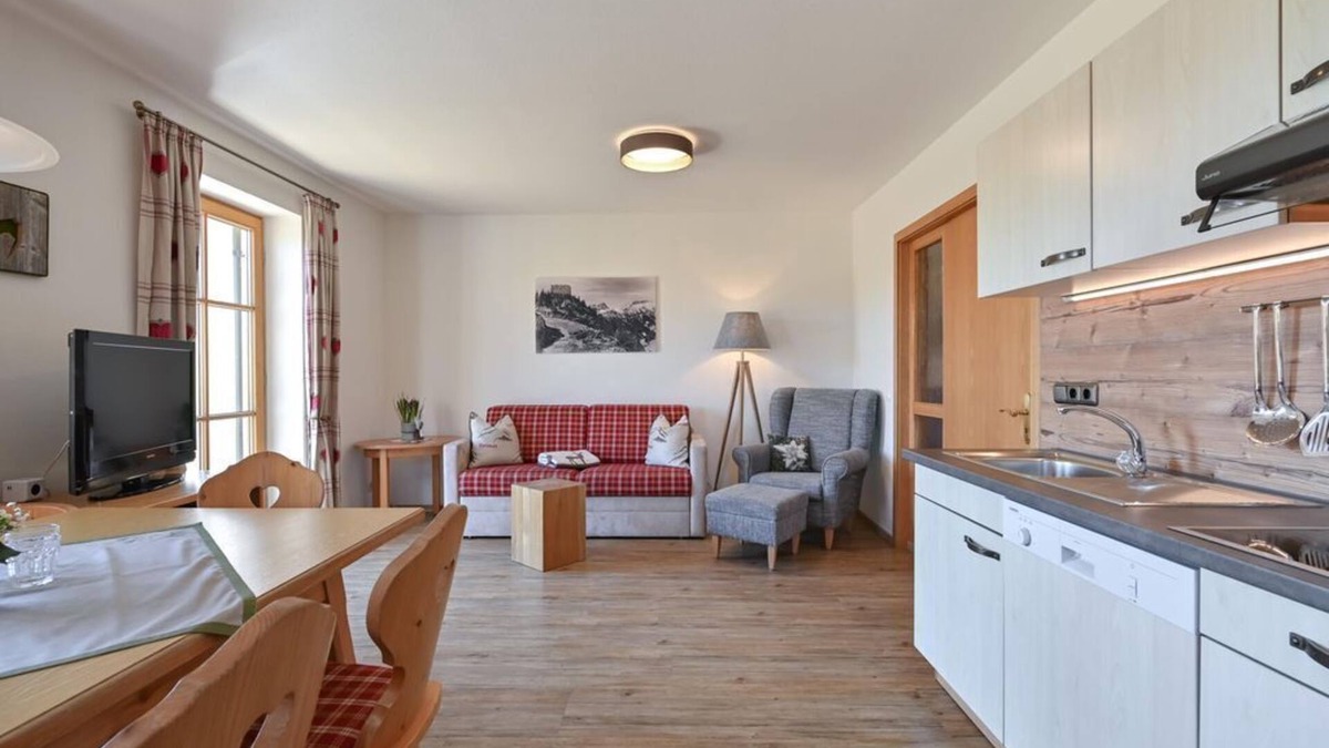 Rofleuten Apartment | Vacation apartment Falkenstein No. 4 on the first floor - Landhaus am Rosenbächle