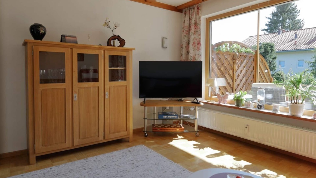 Ruhpolding Apartment | Vacation apartment Haas 65 sqm, 1 bedroom, 1 living room, dining kitchen, bathroom with shower, WLAN