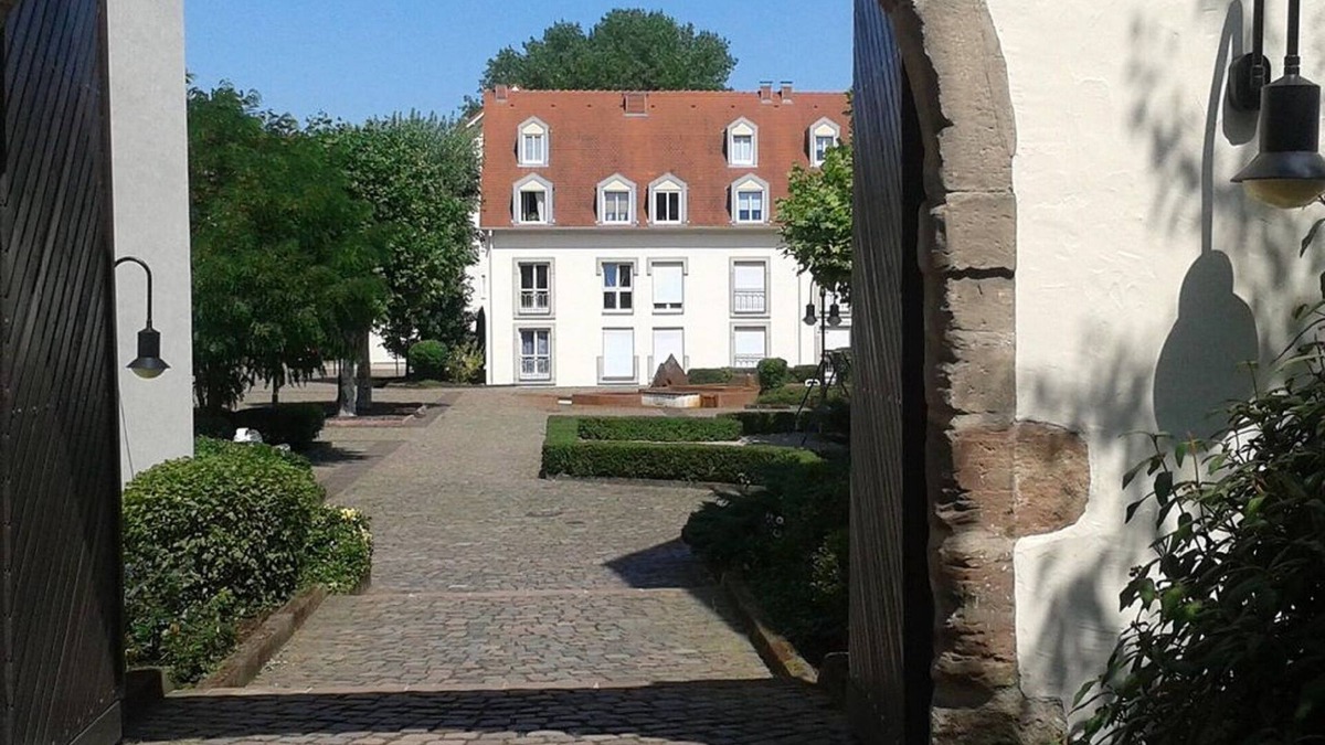 Saarlouis Apartment | Vacation apartment historic Soutyhof 15* arrive and feel at home