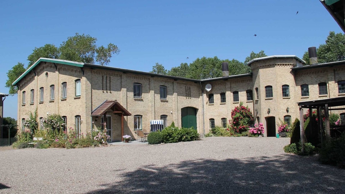 Stenderup Apartment | Vacation apartment Hofblick - Ferienhof Börsby - Holiday apartment Hofblick
