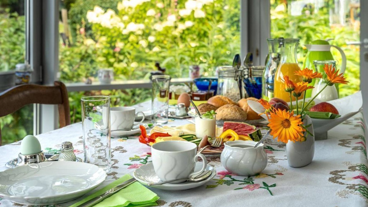 Henau Bed & Breakfast | Vacation apartment "Hunrückblick am Soonwaldsteig" - Entire 1st floor (Apartment +