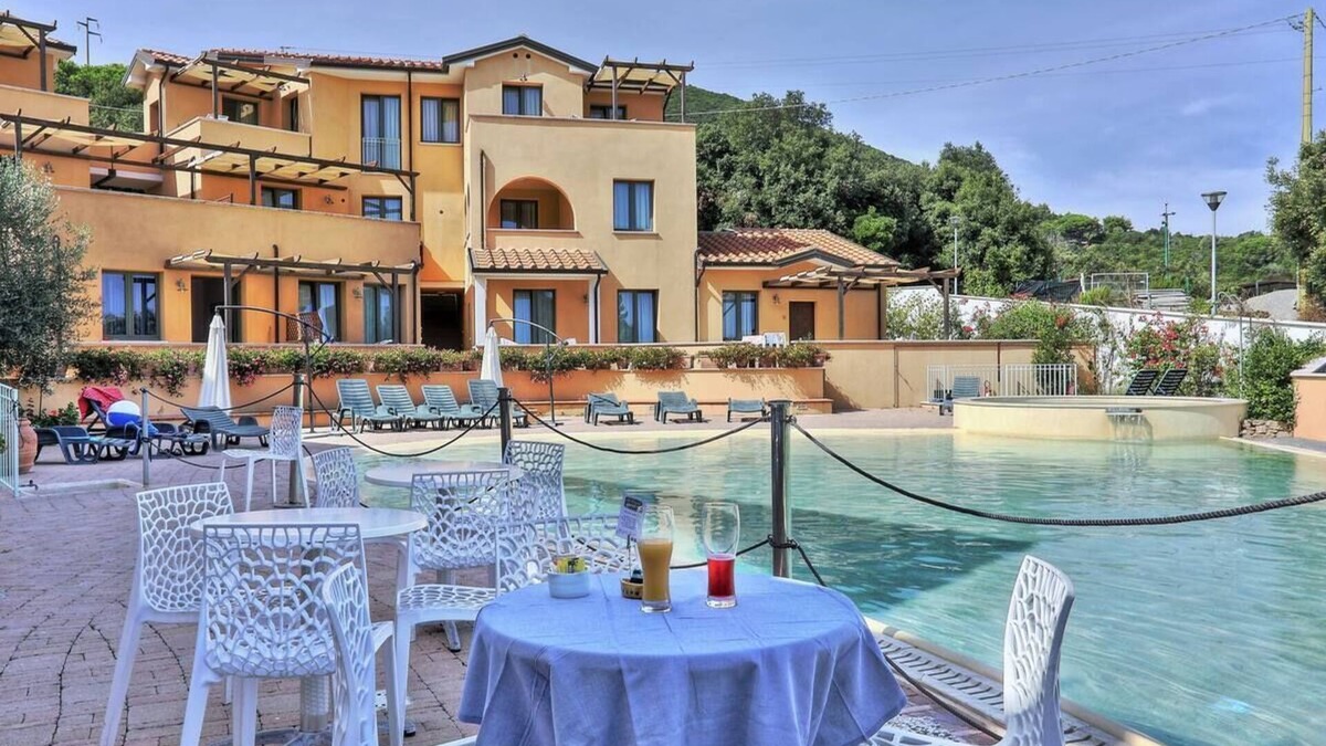 Cavo Apartment | Vacation Apartment "La Pergola al Cavo" with Sea View, Pool & Terrace
