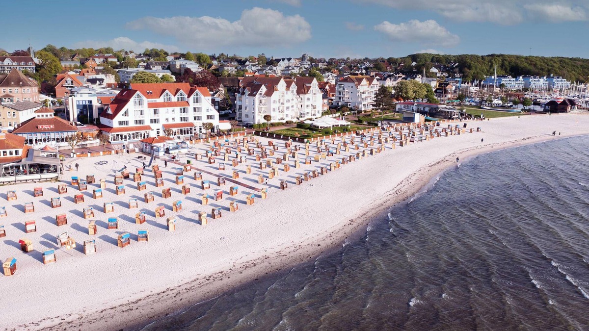 Laboe Apartment | Vacation apartment Lachmöwe with loggia in Haus Börn in Laboe