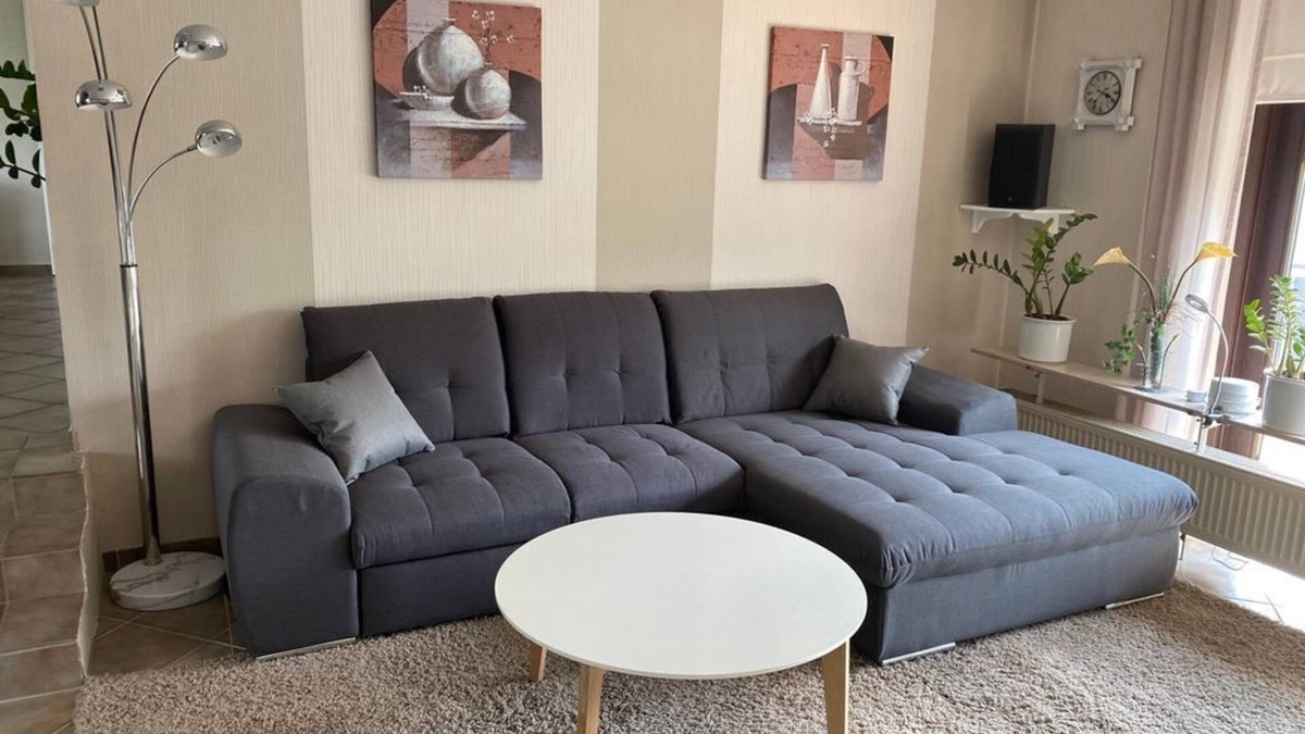 Mertloch Apartment | Vacation apartment Maifeldtraum - 4-bed-apartment. shower/WC, balcony, up to 6 adults + baby