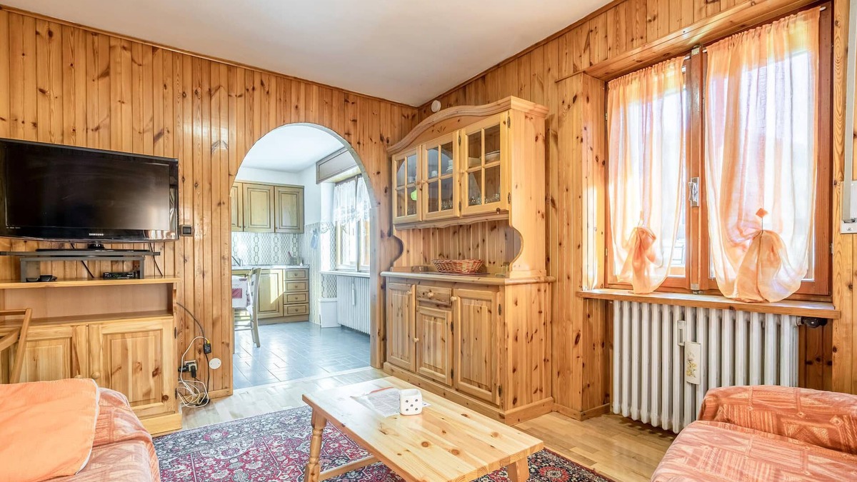 Epinel Apartment | Vacation apartment on the 1st floor of a characteristic chalet in Epinel, a district of Cogne.