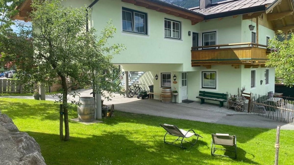 Rain Apartment | Vacation apartment Pletzenauer - Apartment/2 bedrooms/shower, WC
