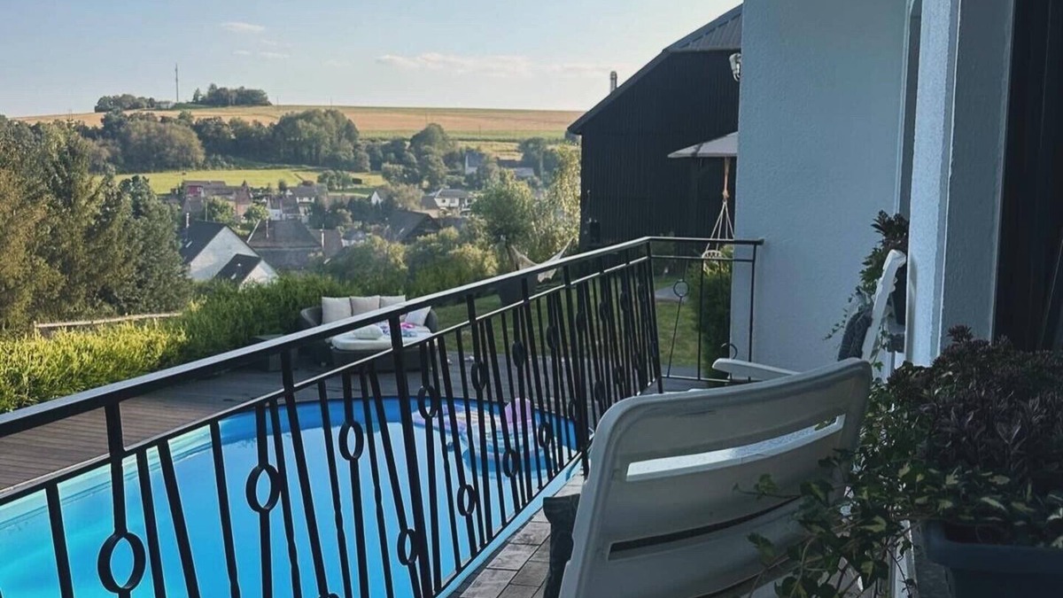 Oberkirn Apartment | Vacation apartment with pool in the countryside, great hiking trails and ski area nearby.