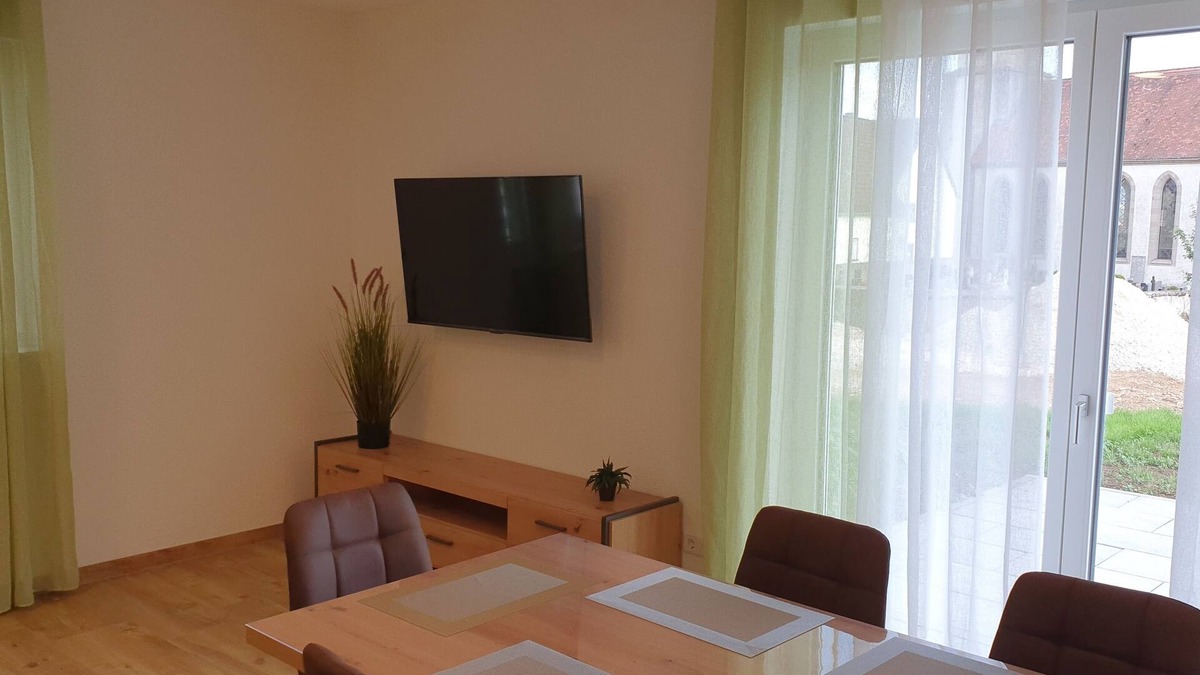 Gerolfingen Apartment | Vacation apartments with terrace directly on the Hesselberg