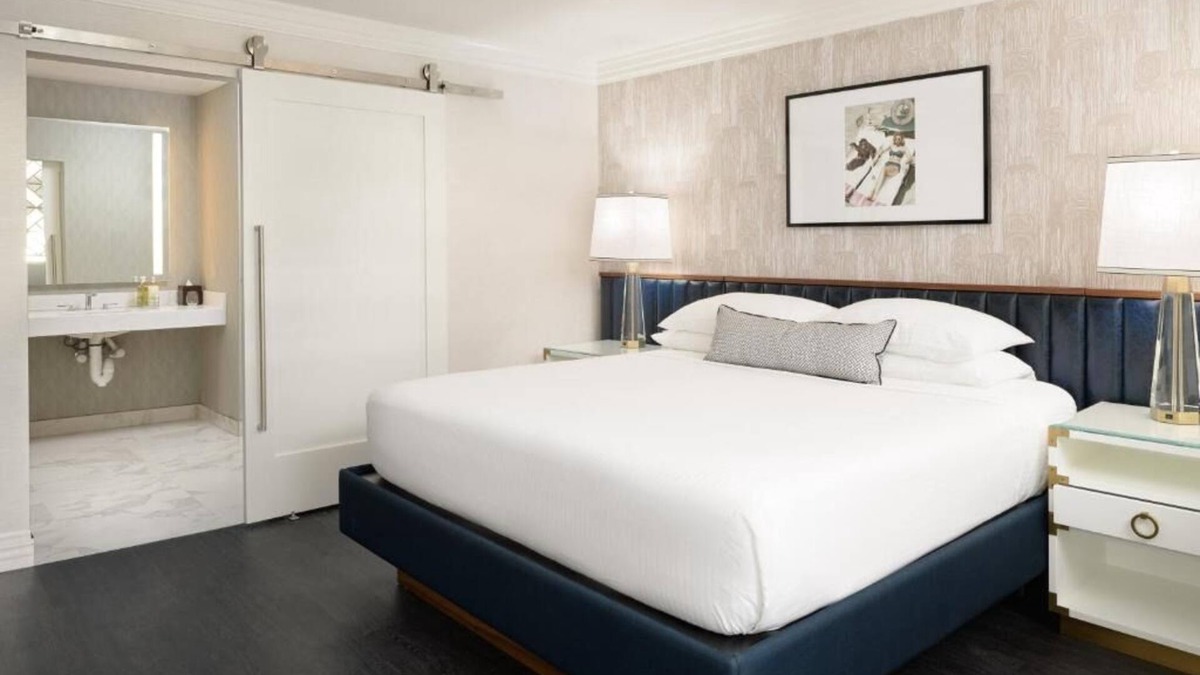 Tri-West Hotel | Vacation At its Finest! Onsite Pool, Parking, Pet-Friendly Property
