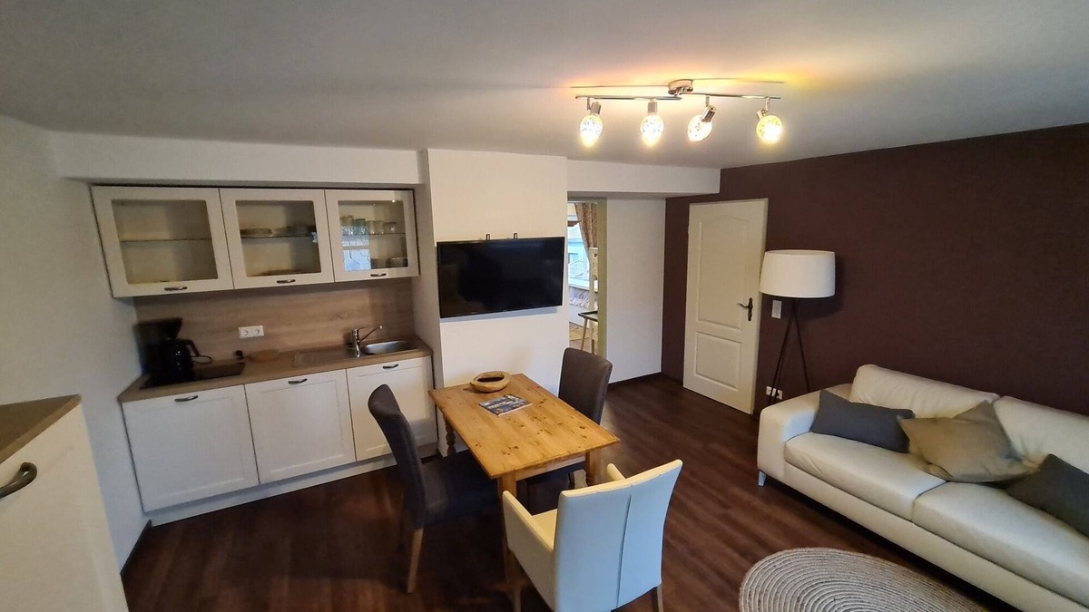 Niederdorla Apartment | Vacation at the center. New vacation apartment in the old Mehlager