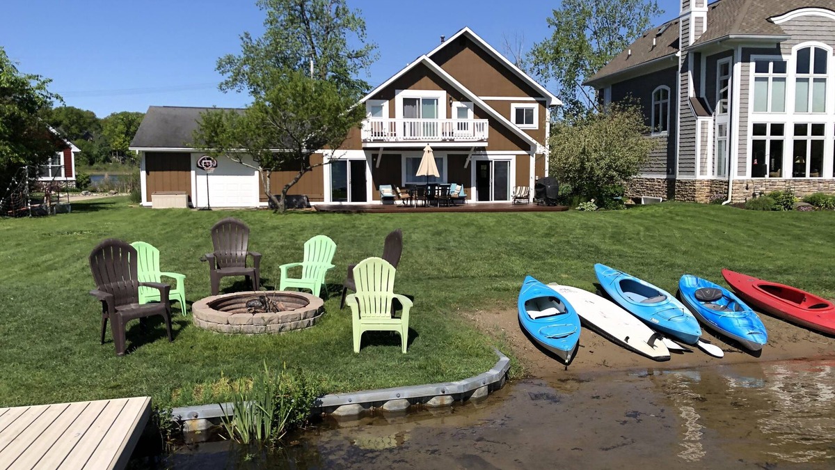 Howell House | Vacation at the Lake