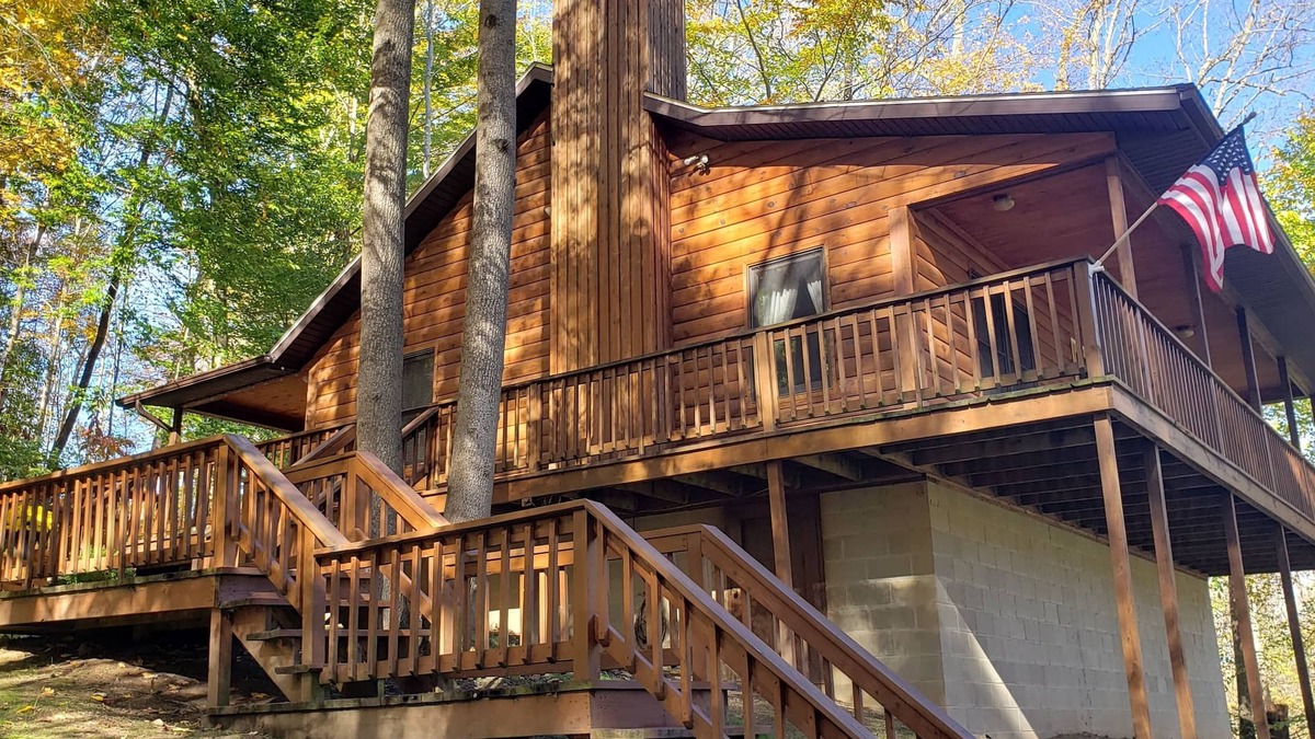 Sugar Grove Cabin | Vacation cabin in the beautiful Hocking Hills