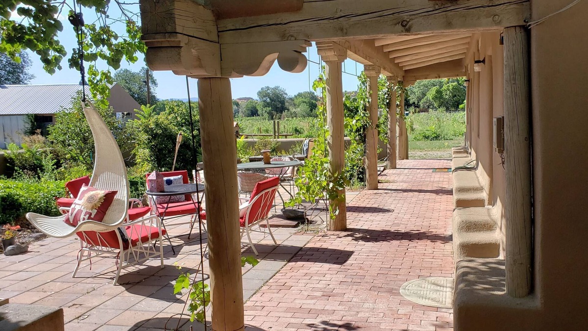 Nambe House | Vacation Casita Manzana - next to Vineyard in Nambe, Santa Fe County, NM
