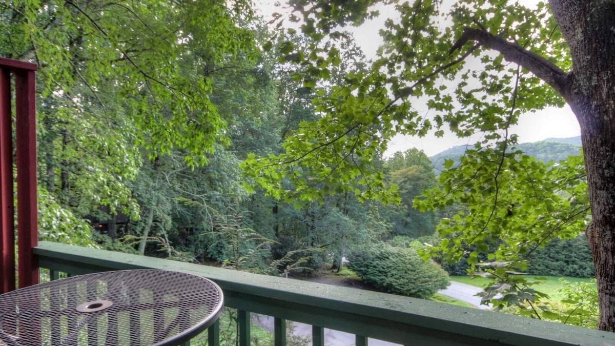 Boone Cottage | Vacation Cottage in Yonahlossee Resort