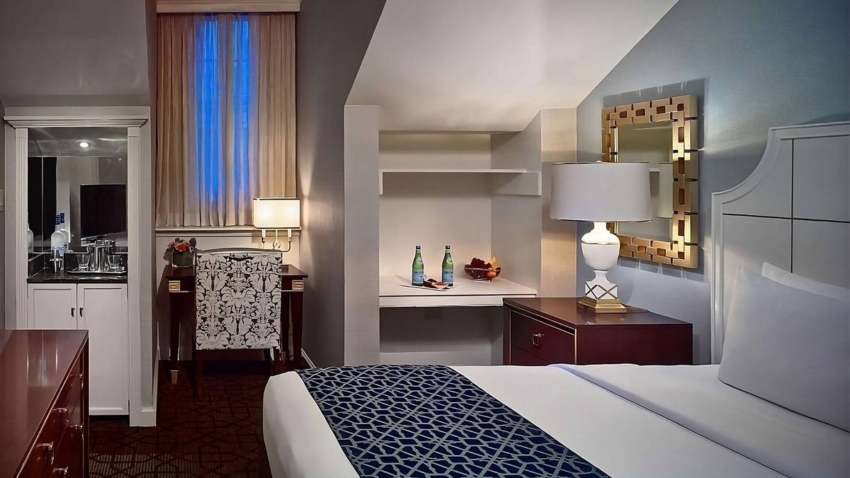 French Quarter Resort | Vacation Day Is Always A Great Idea! Near Jackson Square. Pets Allowed