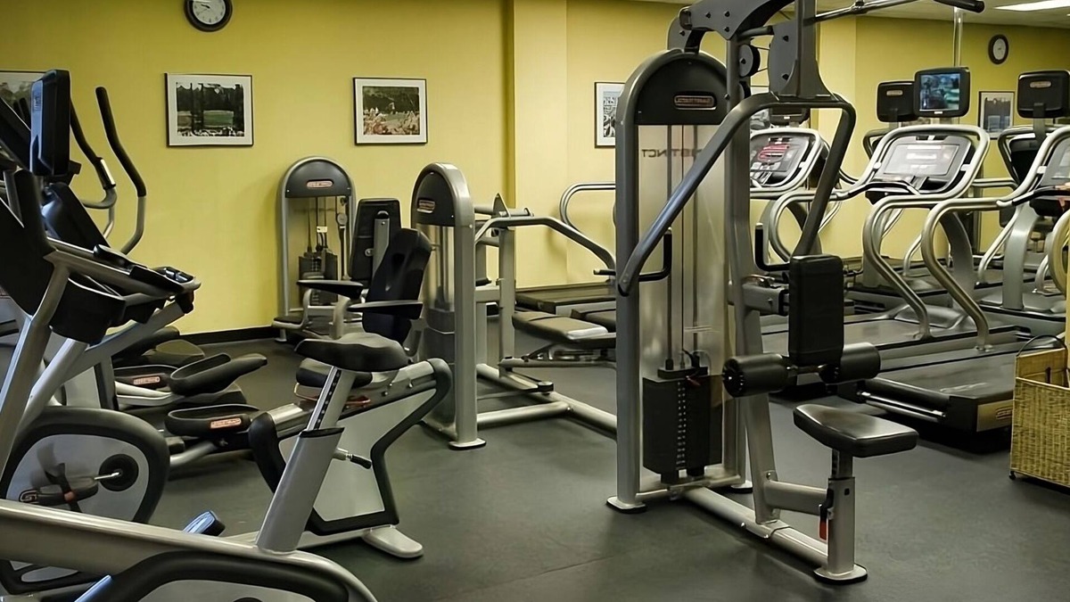Gwinnett Place Hotel | Vacation Day Is Always A Great Idea! Enjoy Comfortable unit. Near Gwinnett Place