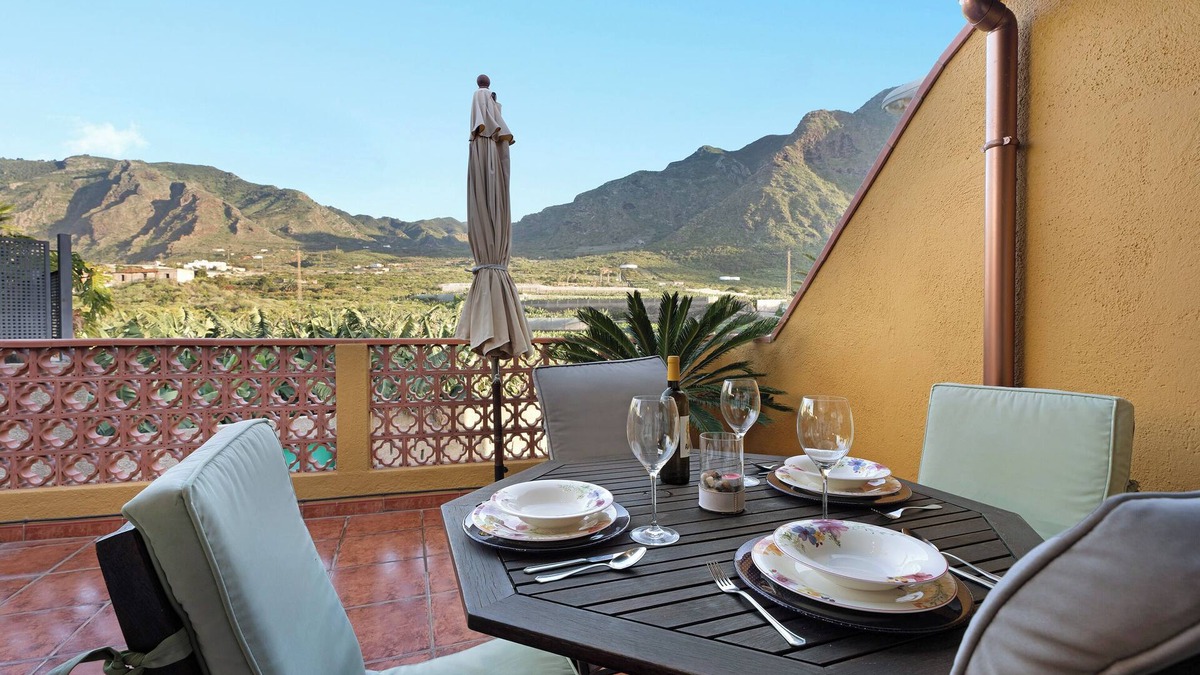 Buenavista del Norte House | Vacation Home 'La Cuadra' with Sea View, Private Terrace and Wi-Fi