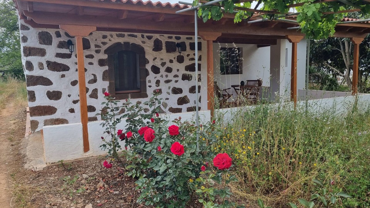 Valleseco Apartment | Vacation Home "La Casita Abuela Paula" with Sea View, Private Terrace & Wi-Fi