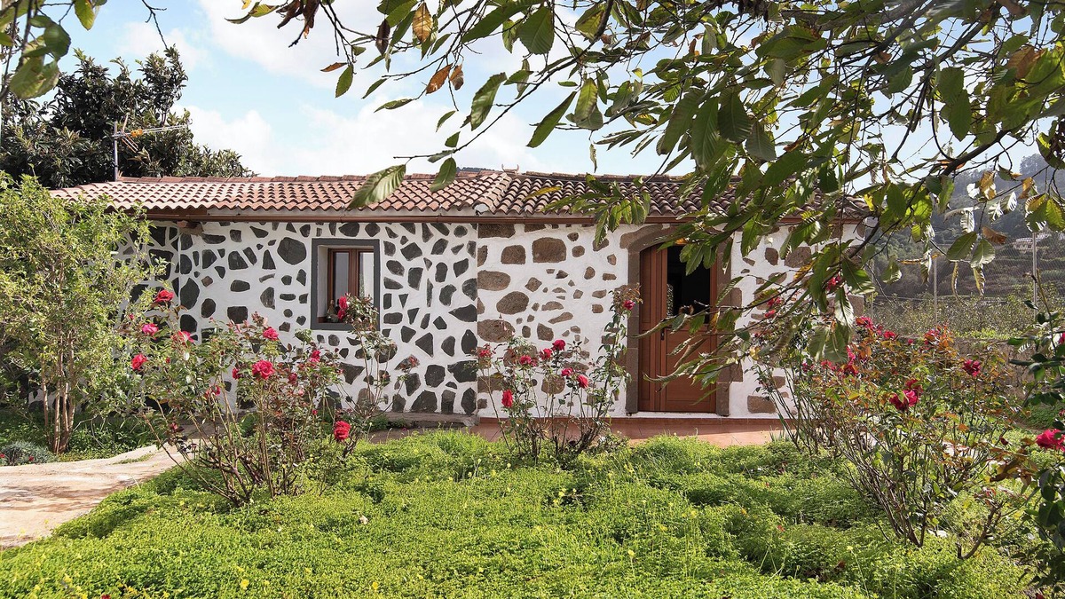 Valleseco Apartment | Vacation Apartment 'La Casita De La Abuela Paula' with Sea View, Private Terrace and Wi-Fi