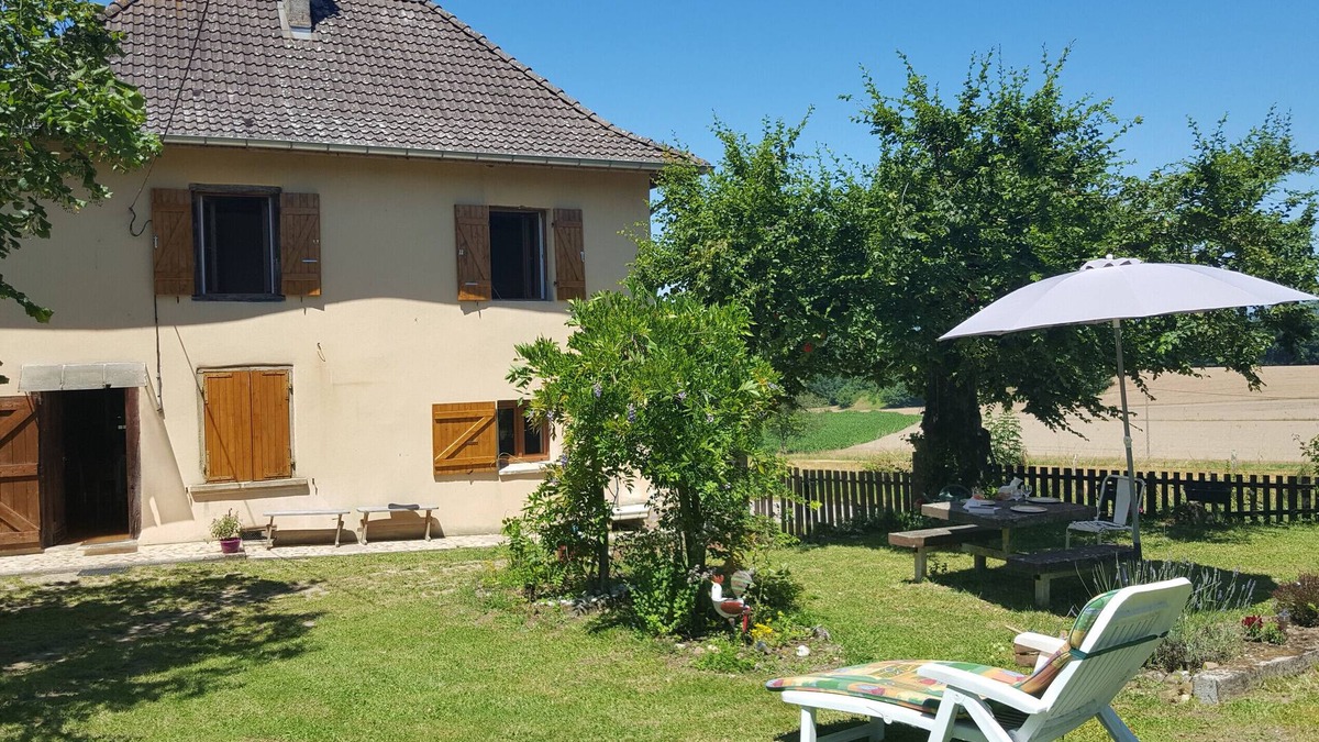 Saint-Jean-d'Avelanne House | Vacation Home "Gite 8p Ouest Isere-Savoie" with Mountain View, Private Terrace & Wi-Fi
