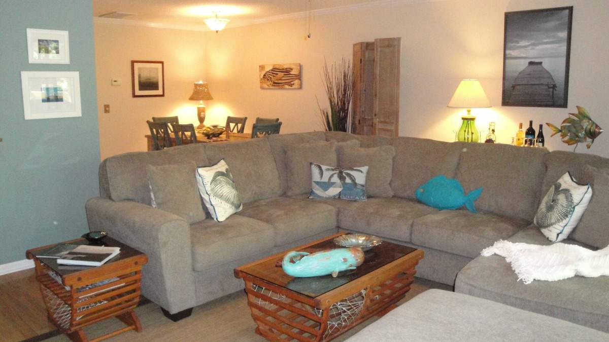 Saint Simons Heights House | Vacation Getaway - Spacious Bi-Level - 2 Trek Bikes