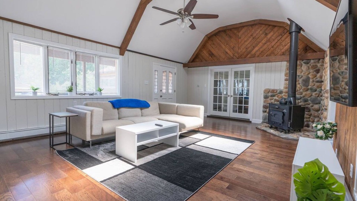 Birmingham House | Vacation Getaway /Medford Lakes