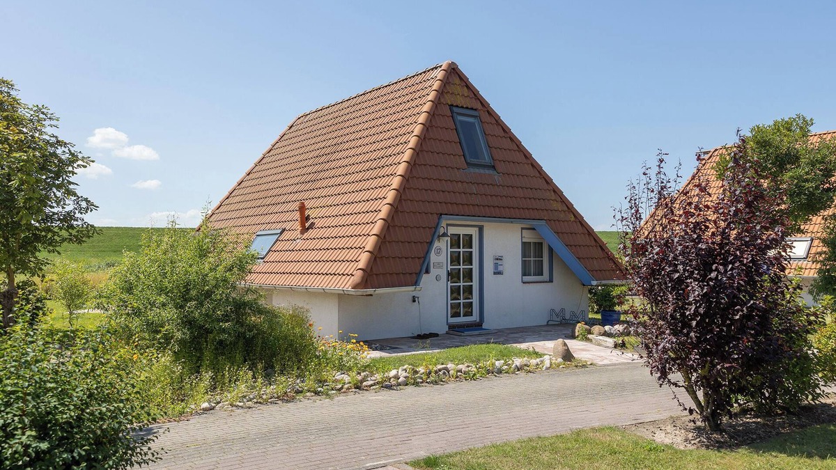 Wremen House | Vacation home Greifenberg. Idyllic and on the dyke.