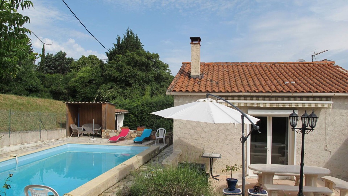 Saint-Paul-en-Foret House | Vacation home Bleue by Interhome