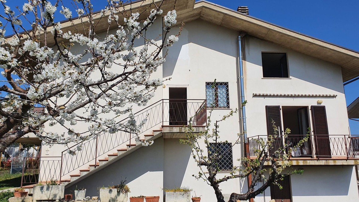 Civitella Casanova House | Vacation home in the hills of Abruzzo, between sea and mountains