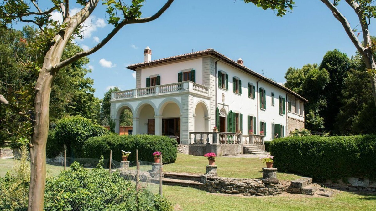 Vicchio Villa | vacation holiday large villa rental, italy, near florence, tuscany, countryside, pool, view, wi-fi internet, short term