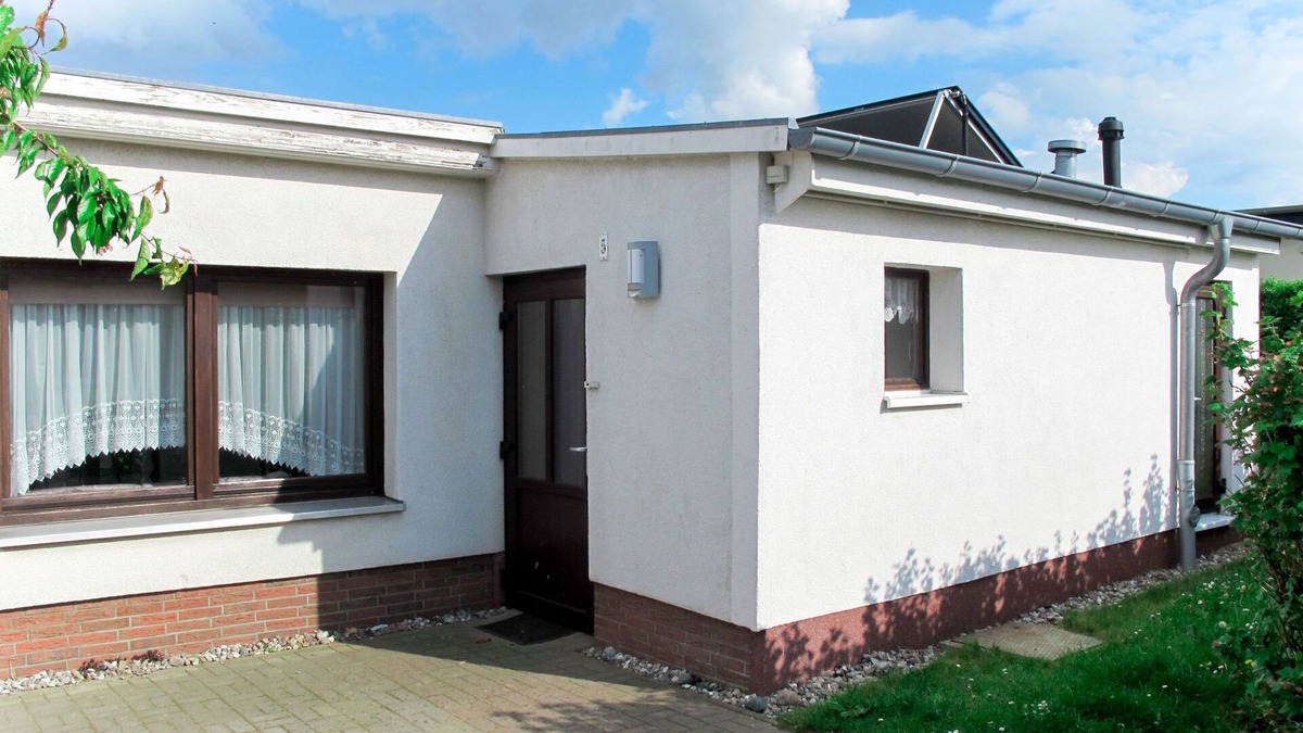 Hohen Wieschendorf House | Vacation home Bella by Interhome