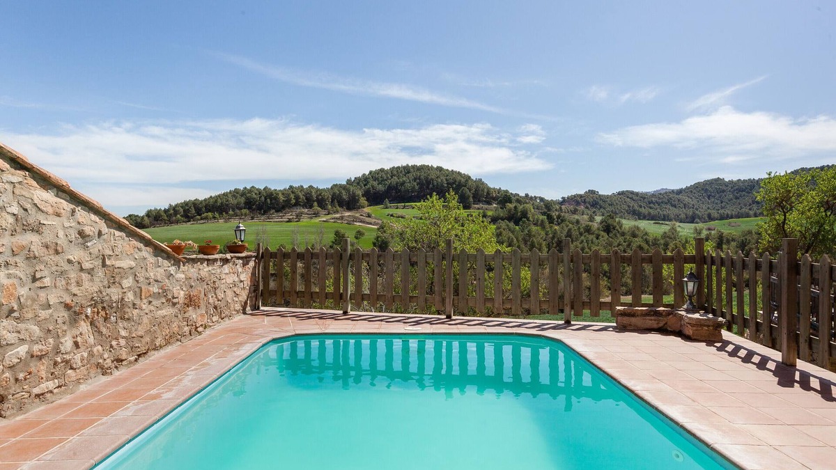 Sant Marti de Tous House | Vacation Home "El Mas De Tous" with Mountain View, Private Pool and Wi-Fi
