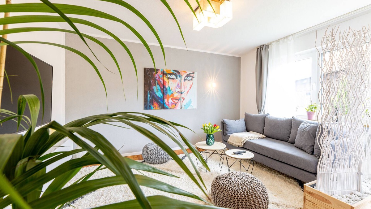 Burgkunstadt House | Vacation home (250 sqm) with 2 apartments & garden - ideal for families & groups