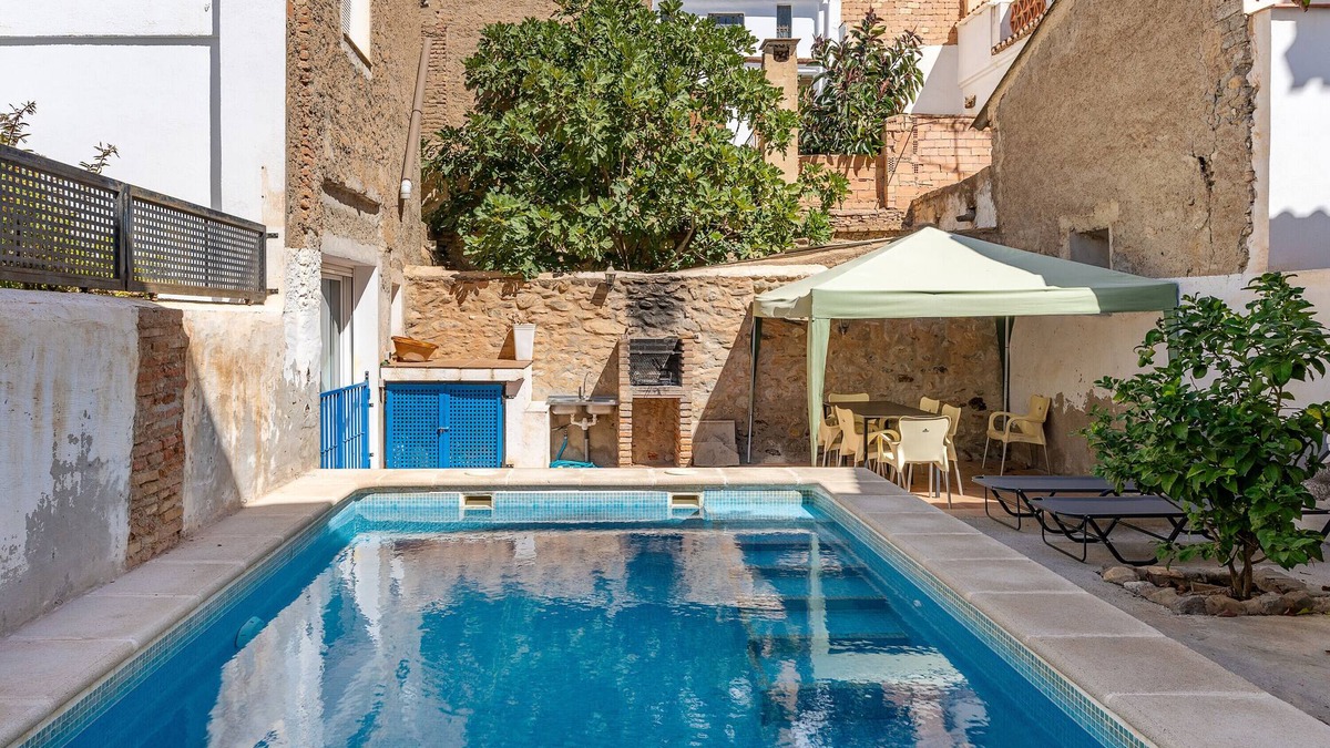 Murchas House | Vacation Home "Adriana" with Private Pool, Terrace & Wi-Fi
