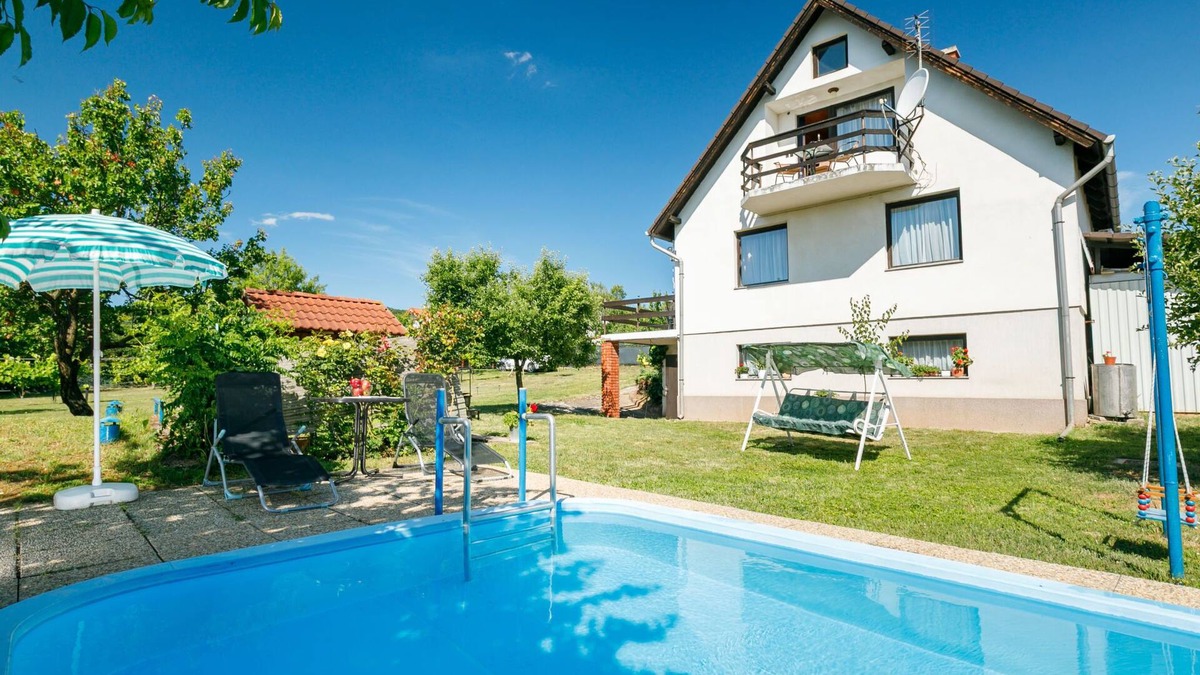 Balatonalmadi House | Vacation home Antal by Interhome