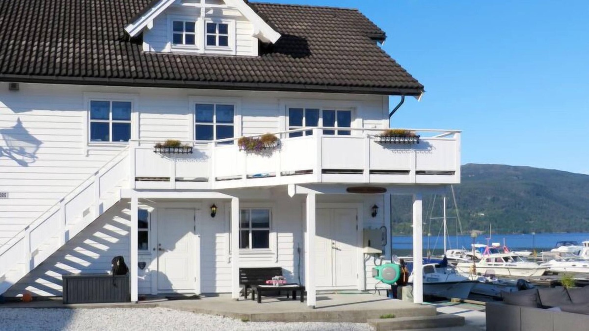 Strandebarm House | Vacation home Bakkakaien (FJH440) in Strandebarm - 10 persons, 5 bedrooms
