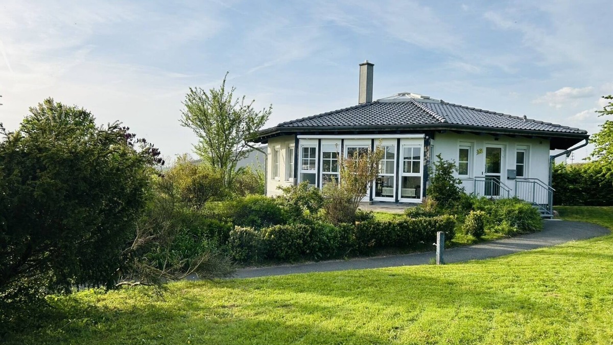 Wolfsbach House | Vacation home Bayreuth in a quiet location, for families & groups. Pet friendly!