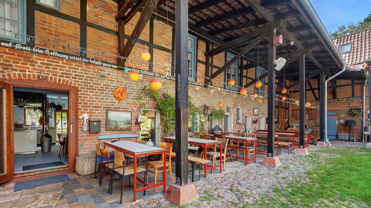Rade House | Vacation Home "Blaues Haus" with Shared Terrace, Shared Garden & Wi-Fi