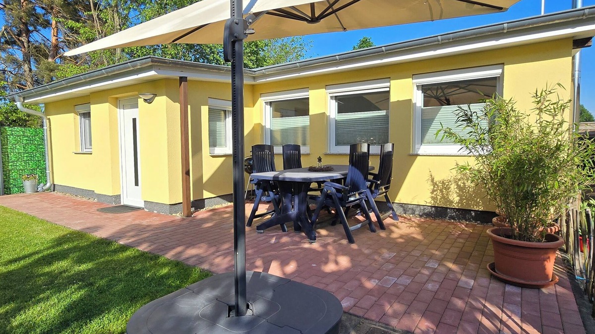 Mullrose House | Vacation home by the forest in Müllrose. Fully furnished and refurbished. Near the lake