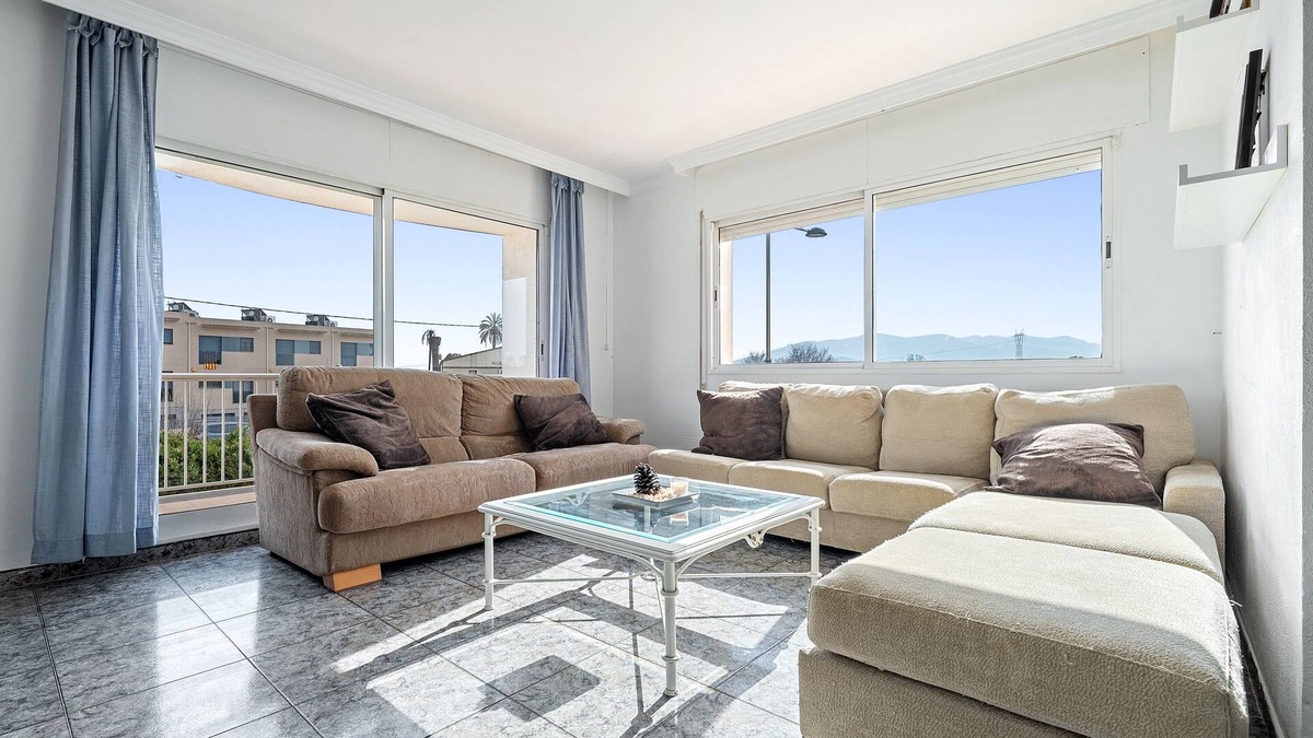 Santa Barbara House | Vacation Home "Ca La Pepa" with Mountain View & 5 Private Terraces