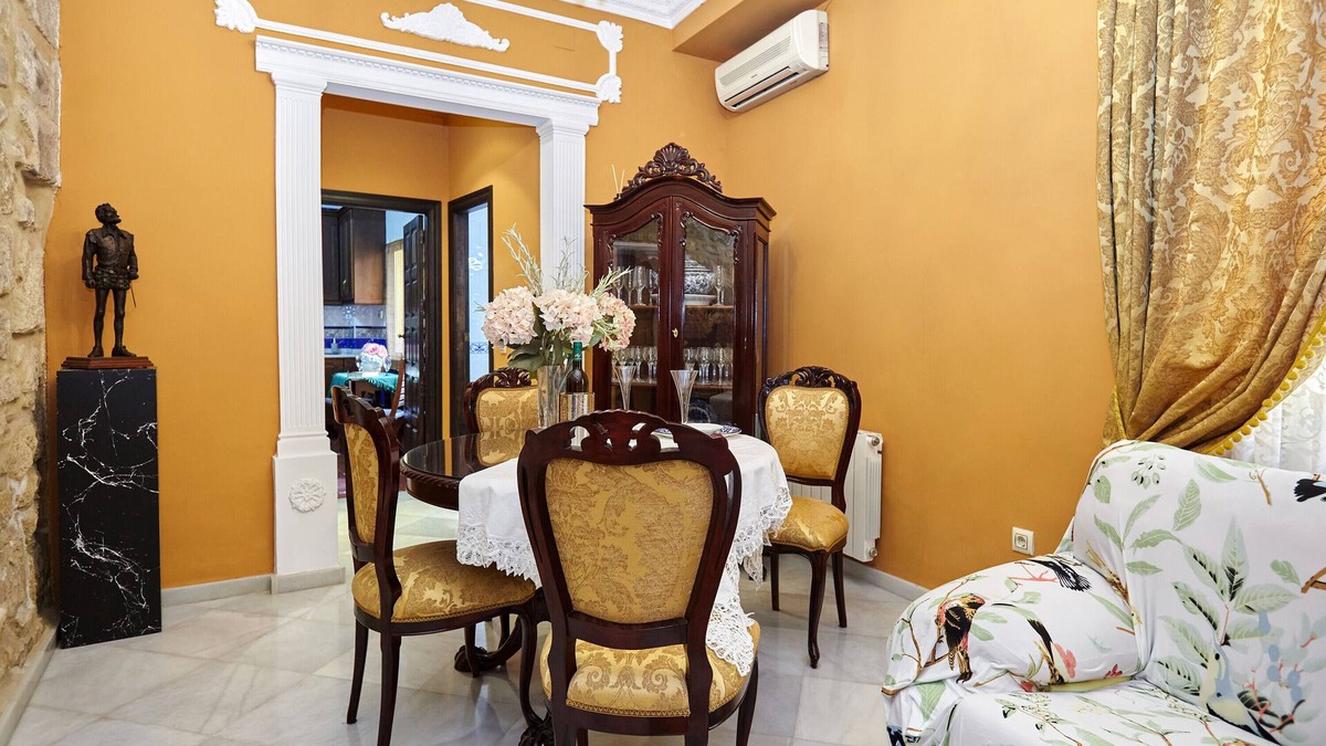 Ubeda House | Vacation Home "Caldereros 11" with Private Terrace, A/C & Wi-Fi