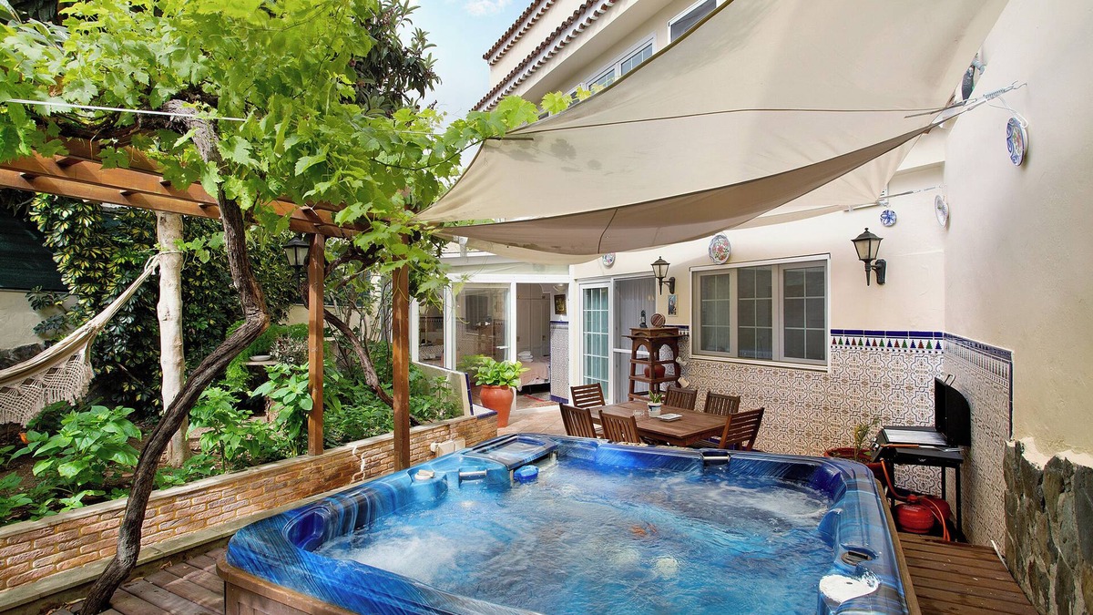 Teror House | Vacation Home 'Carmelo Y Carmela 1' with Private Terrace, Private Garden and Wi-Fi