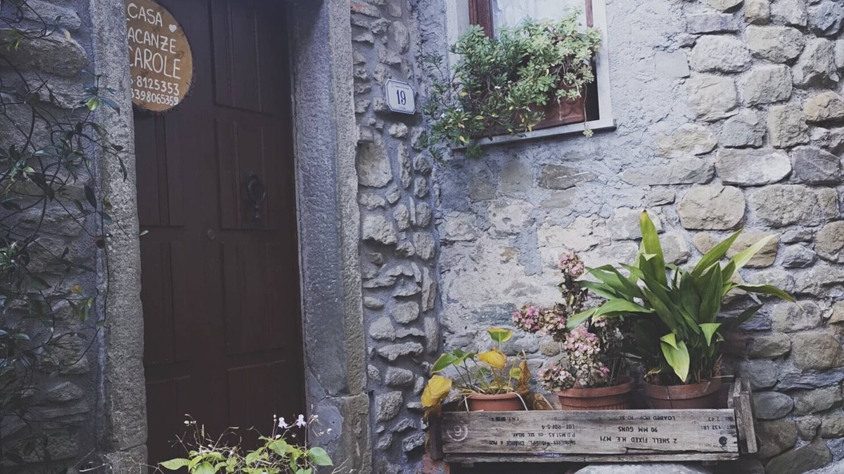 Arlia House | Vacation home Carole at the foot of the castle in the village of Verrucola di Fivizzano