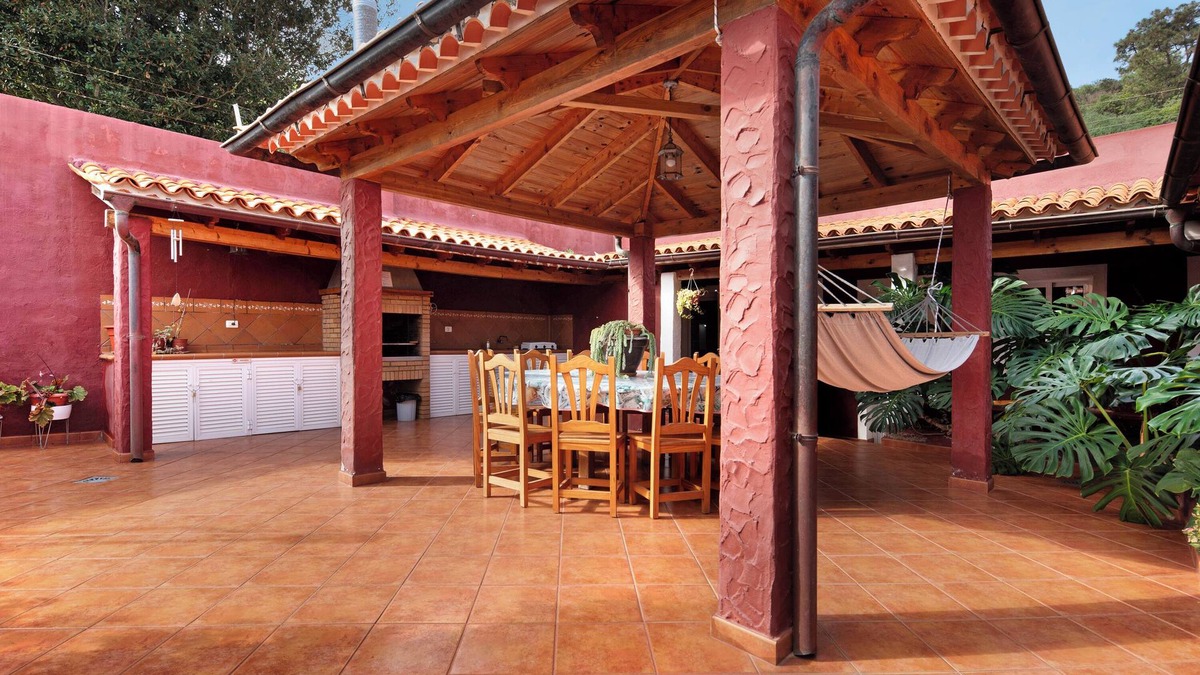 La Guancha House | Vacation Home 'Casa Los Guanches' with Sea View, Private Terrace and Wi-Fi