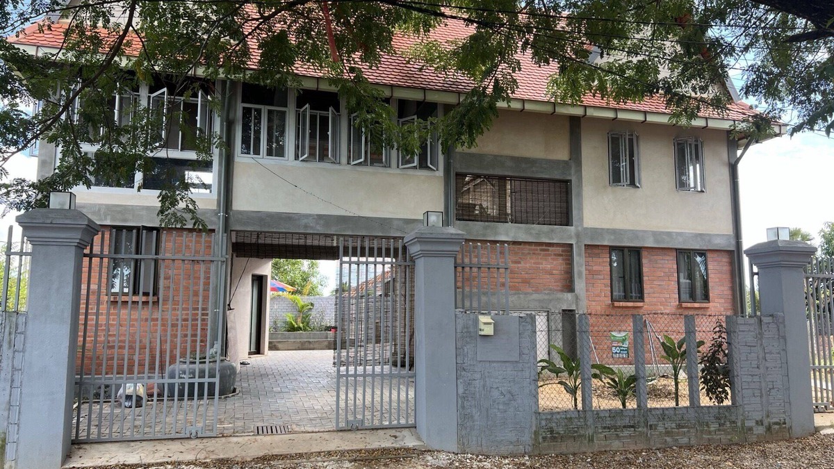 Siem Reap House | Vacation home: Cozy veranda-kitchen, pool in the inner courtyard. IDEAL: Groups up to 9