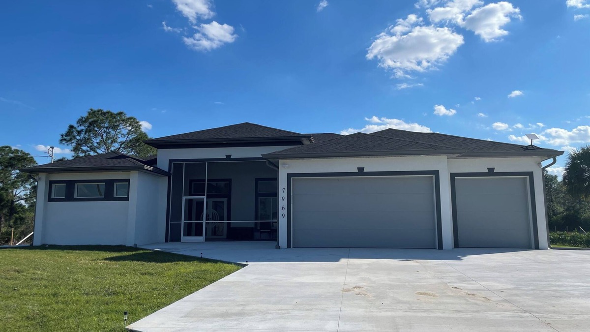 Joel House | Vacation home Daisy with pool and 4 bedrooms in a relaxing location Lehigh Acres - LaBelle