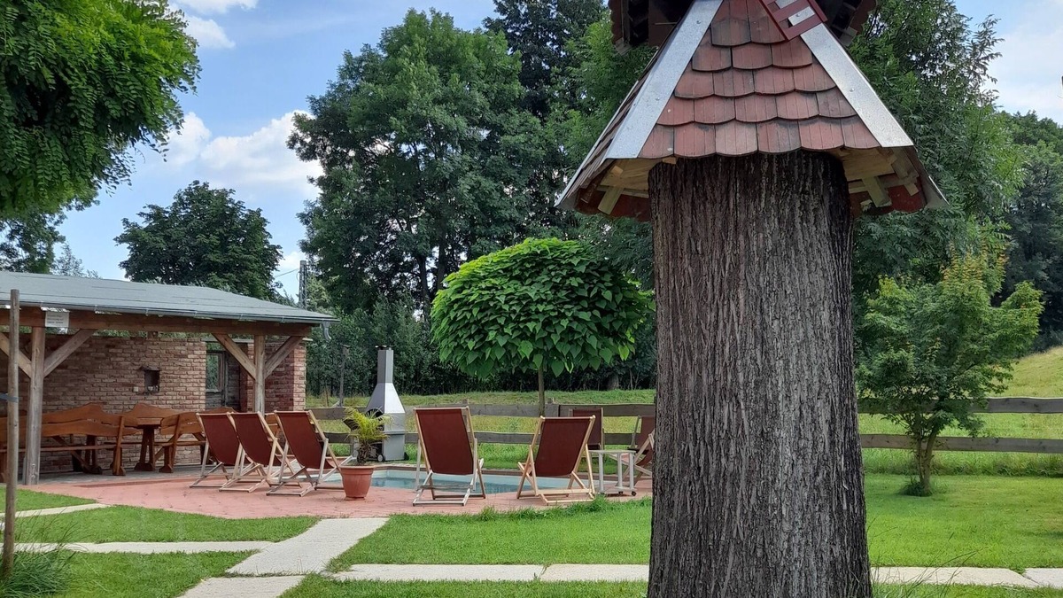 Heinsdorfergrund House | Vacation home with pool, garden, covered barbecue area and large dining table