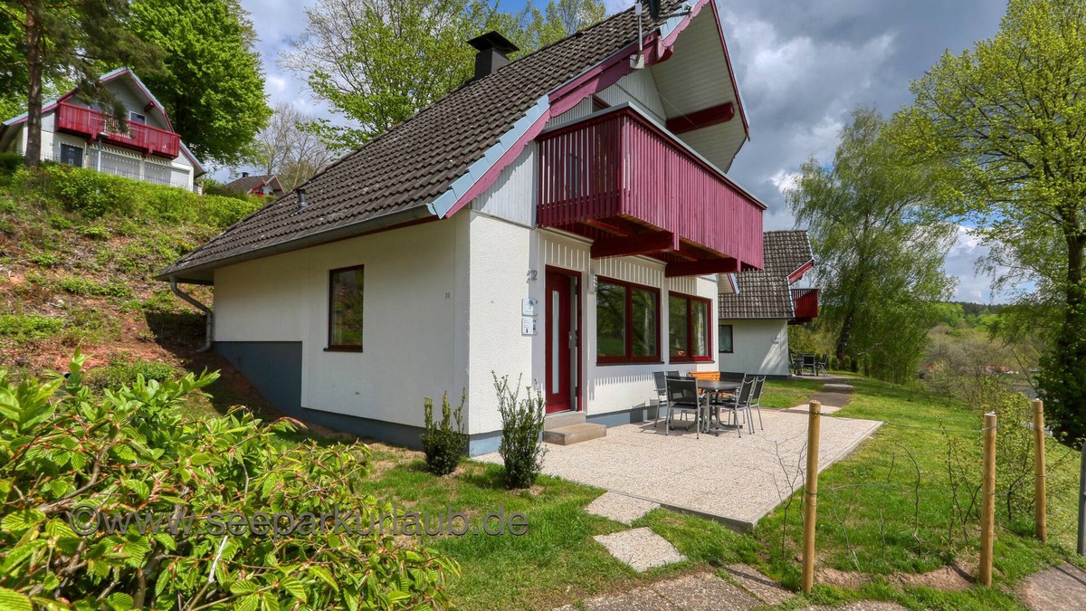Kirchheim House | Vacation home, detached - lake view - 6 persons - comfortably furnished.